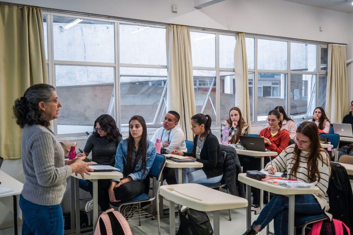 Estudantes têm até hoje para se inscrever no Universidade Gratuita