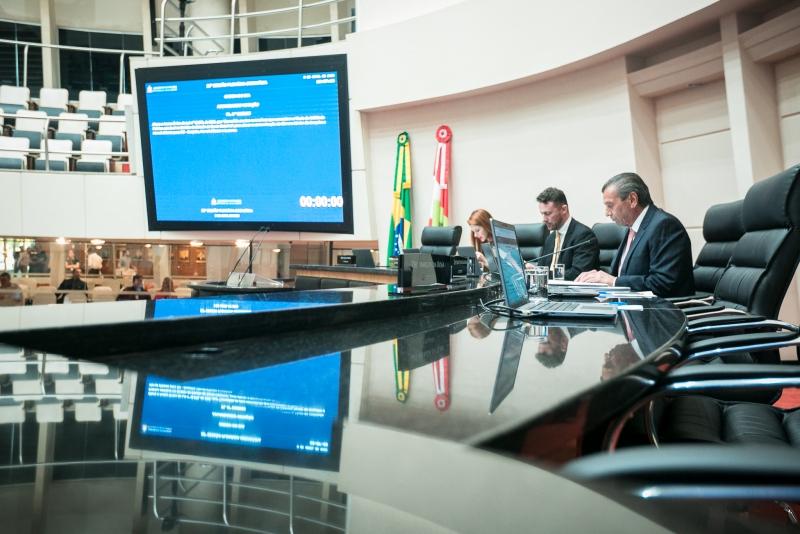 Plenário aprova moção para audiência com presidente sobre o Morro dos Cavalos