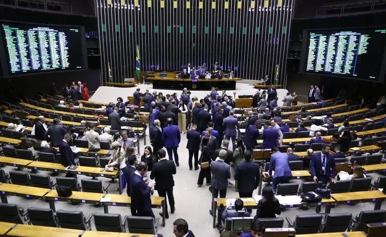 “PEC da Blindagem”: Deputados de SC votam majoritariamente a favor de proposta