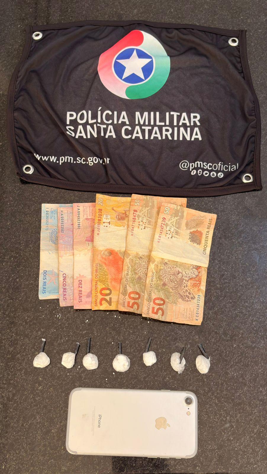 Polícia Militar apreende adolescente por tráfico de drogas em Braço do Norte