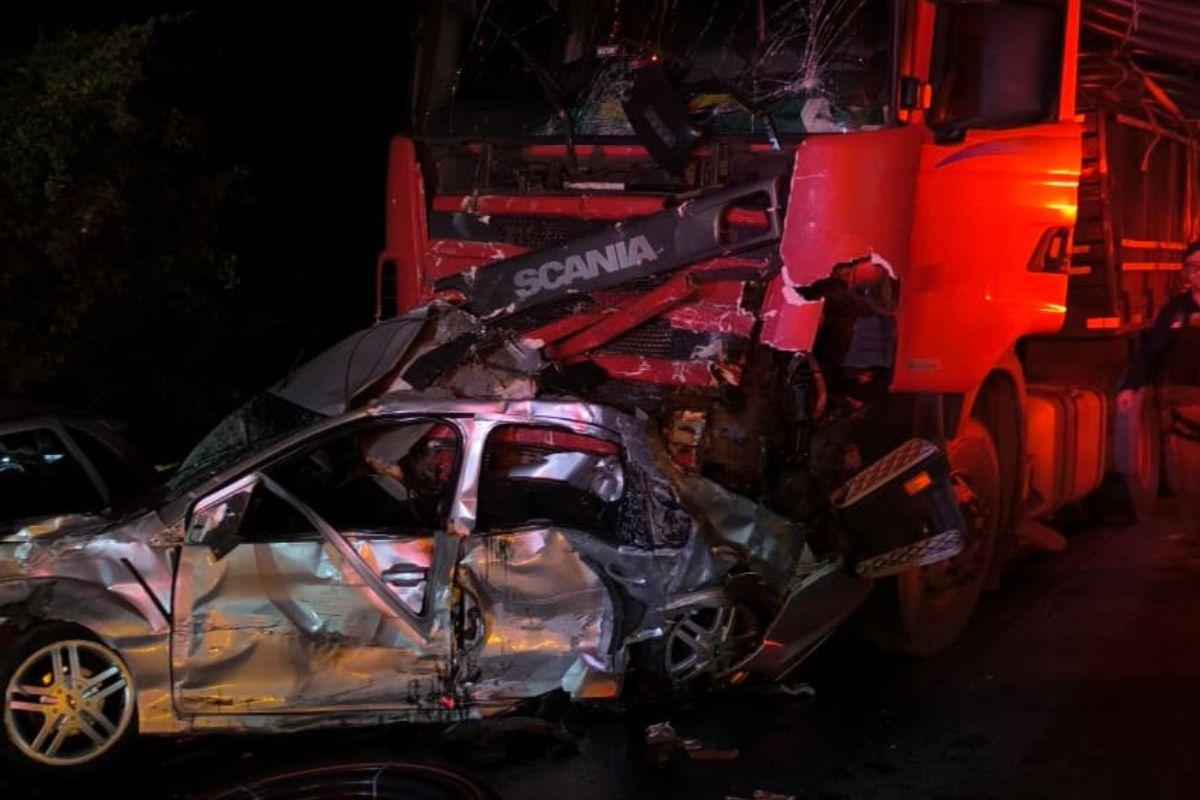 Acidente com sete veículos deixa um morto e oito feridos na BR-101 em Barra Velha