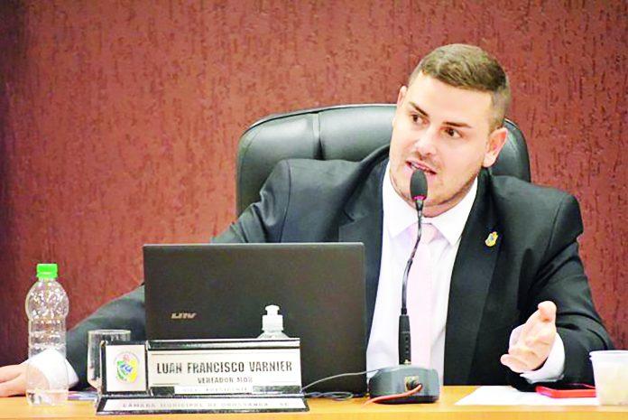 Câmara de Urussanga cassa mandato do vereador Luan Varnier