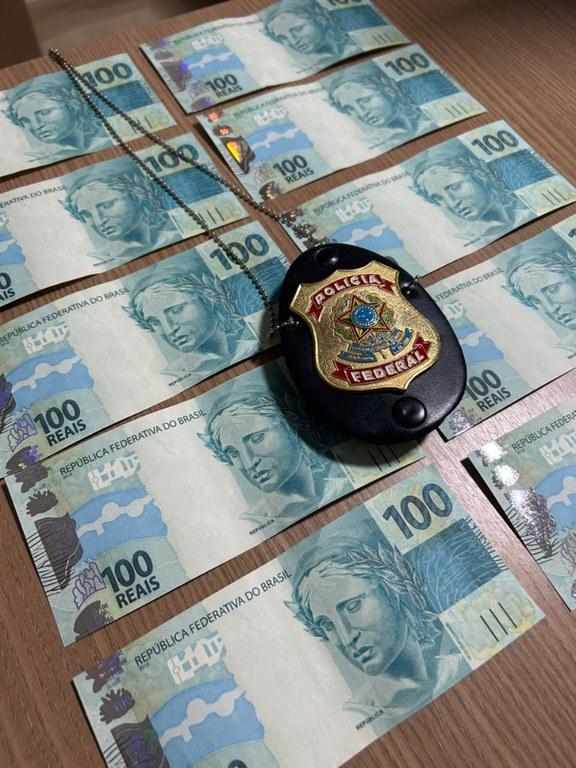 Jovem é preso em Orleans ao receber envelope com notas falsas pelos Correios