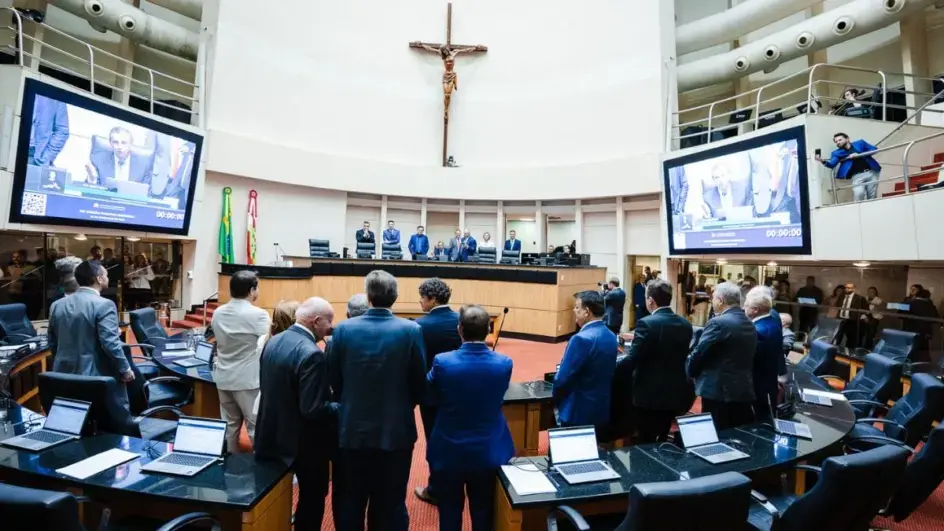 🎓 Alesc aprova projeto que exige exame toxicológico para matrículas em universidades estaduais