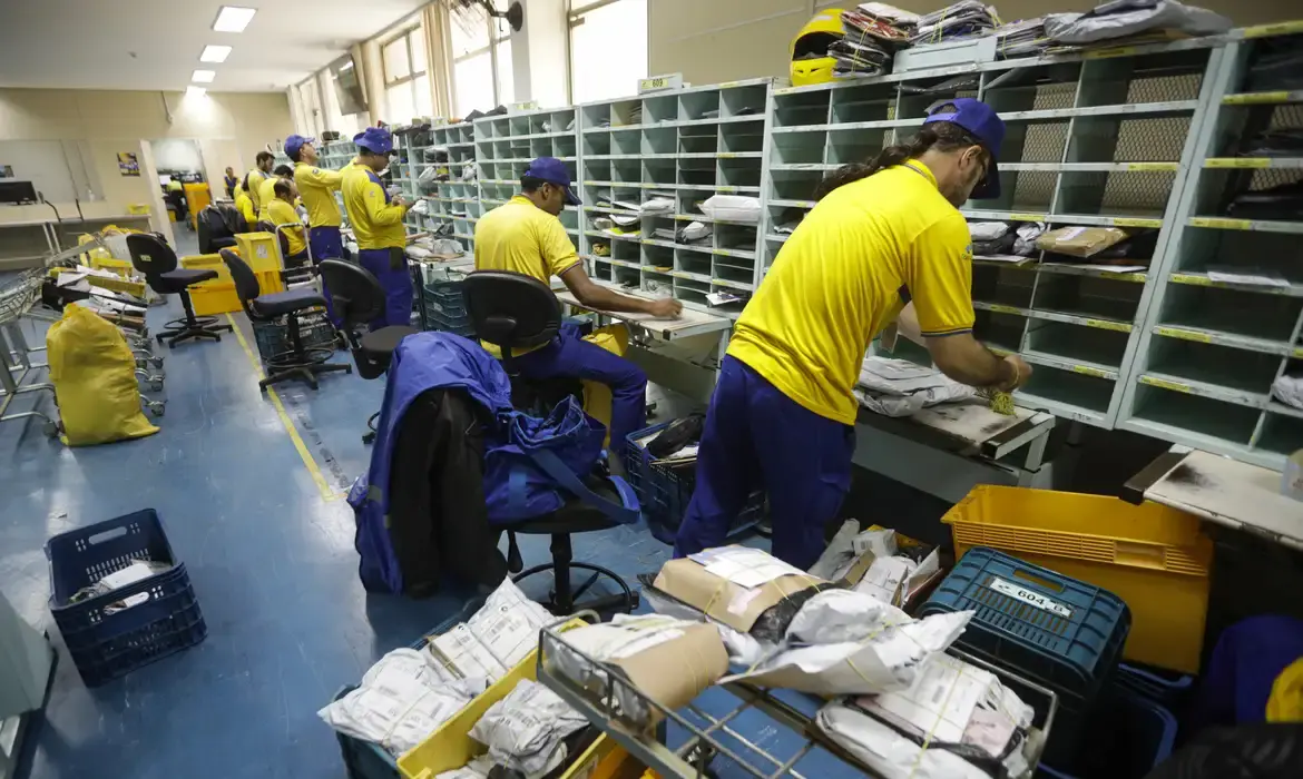📮 Correios planejam fechar 6 mil agências e demitir 15 mil funcionários