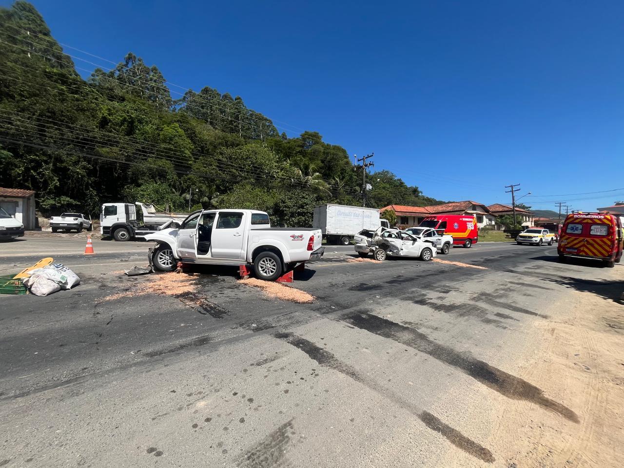 🚗 Engavetamento entre quatro veículos mobiliza bombeiros na SC-370