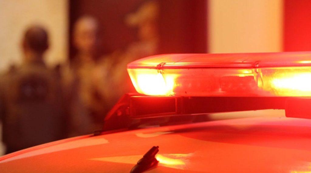 ⚖️ Homem é detido por populares após tentar furtar bebida alcoólica em mercado de Laguna