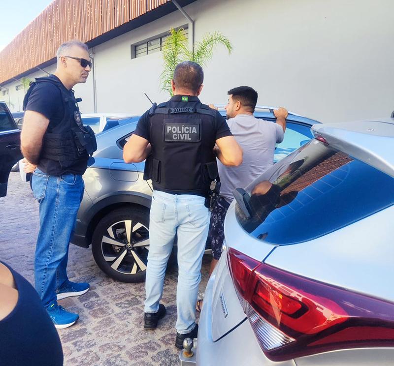 🚓 Líder do tráfico no Alagamar e comparsa são presos em operação integrada em Laguna