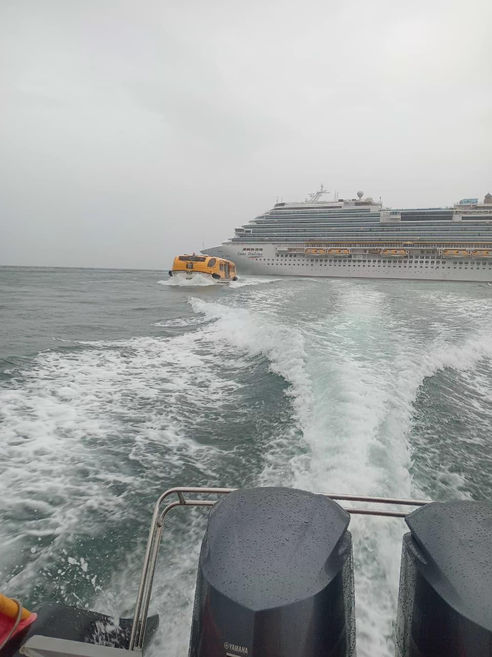 🚑 Navio cruzeiro faz parada em Laguna para desembarque médico de passageira