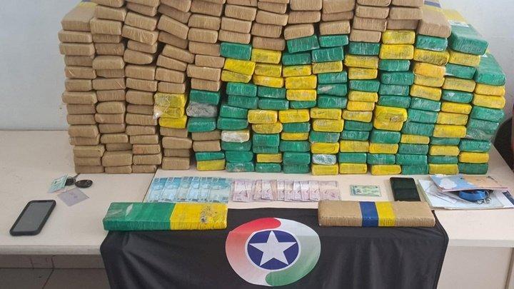 🚔 Casal é preso transportando 200 kg de maconha com crianças no carro