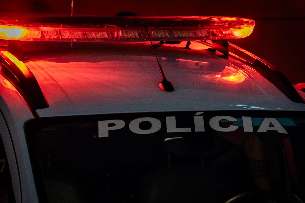 🚨 Homem em atitude suspeita é preso no Centro de Turvo com mandado por roubo