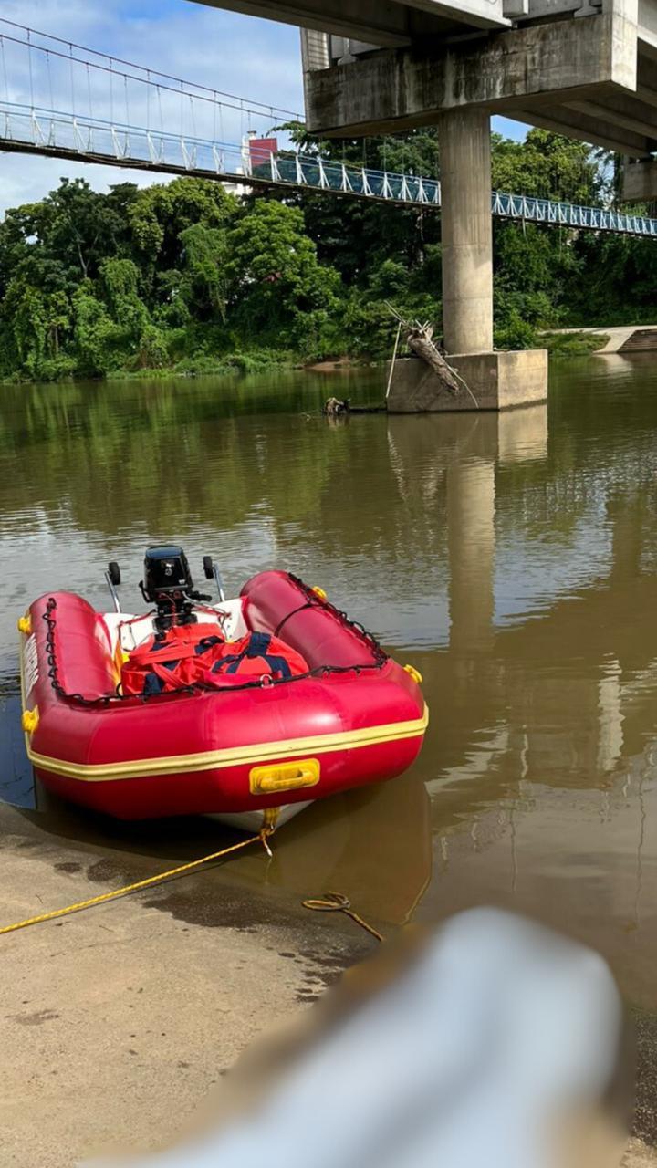🕯️ Bombeiros localizam corpo de jovem de 26 anos no Rio Tubarão nesta segunda-feira