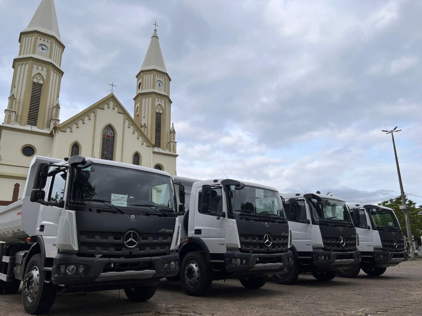 📍 Braço do Norte reforça a frota com novos caminhões e veículos
