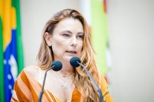 🎙️ Deputada Paulinha pede ações concretas após feminicídio em SC
