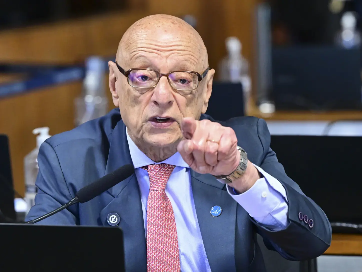 🗳️ Esperidião Amin reafirma candidatura ao Senado após exclusão de chapa governista