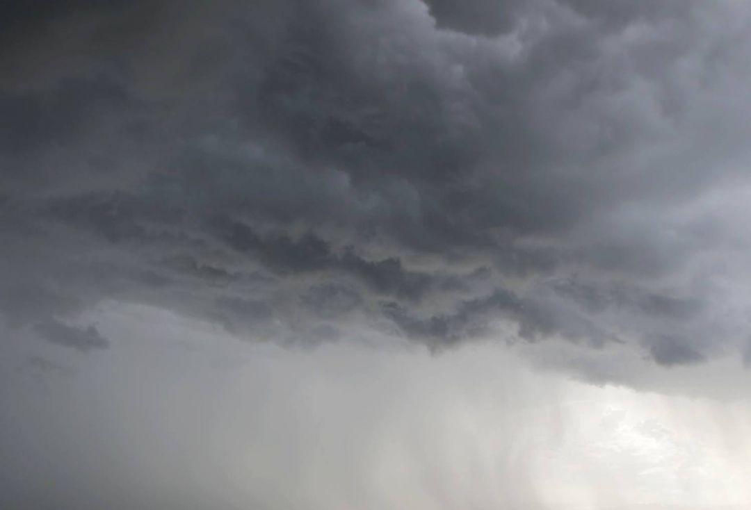 ⛈️ Frente fria avança e intensifica temporais em Santa Catarina
