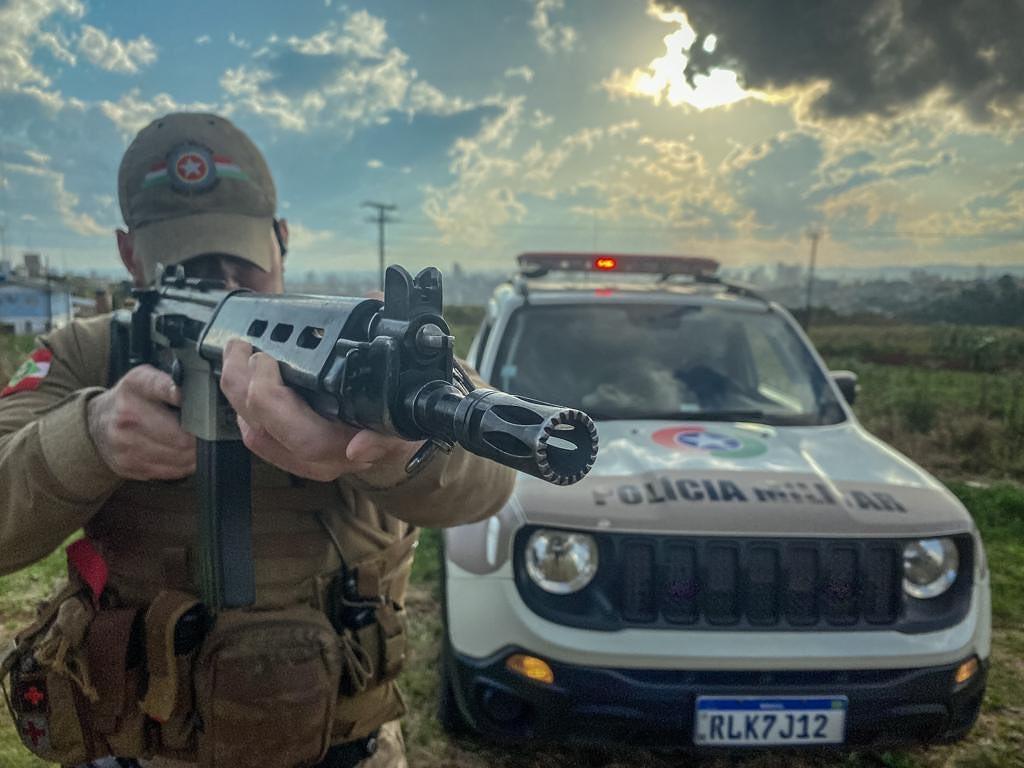 🚨Polícia Militar realiza ofensiva contra o tráfico e prende quatro homens no Sul de SC