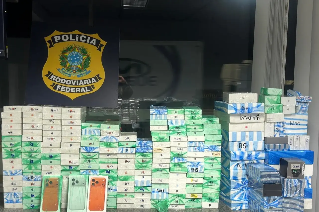📲 PRF e PM apreendem carga de eletrônicos após fuga na BR-101