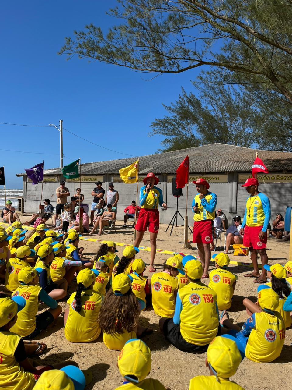 🐬 Projeto Golfinho forma mais de 1,2 mil crianças no Litoral Sul em 2026