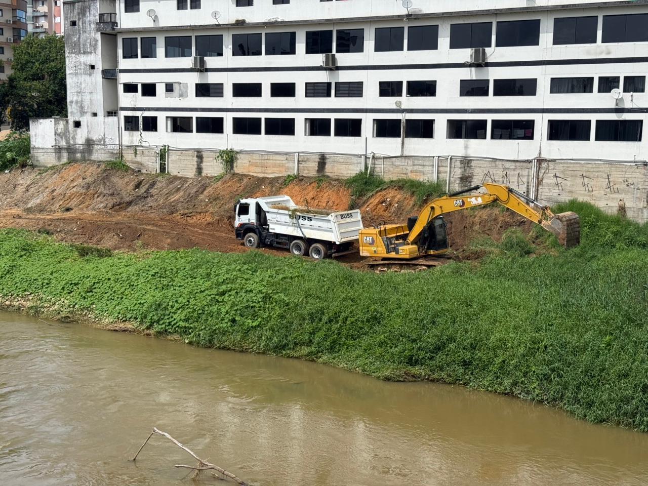 🌊São Ludgero inicia obra de R$ 2,5 milhões nas margens do Rio Braço do Norte 