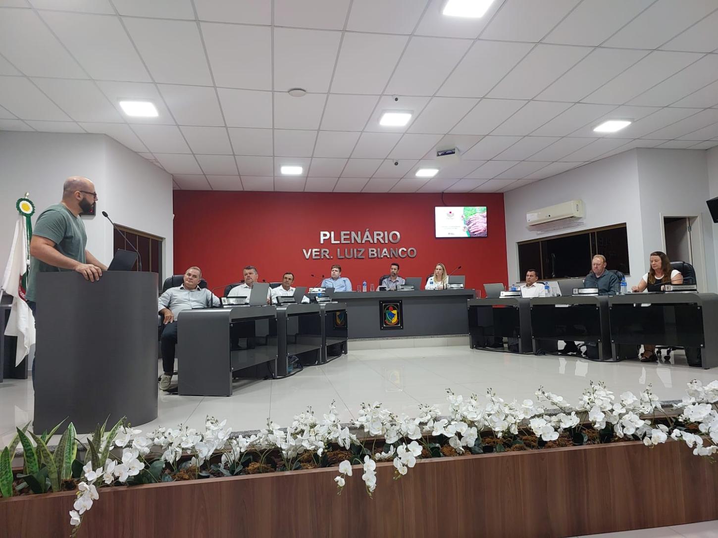 💰 Câmara aprova R$ 8,3 milhões para a Saúde e amplia bolsas de estudo na Unibave