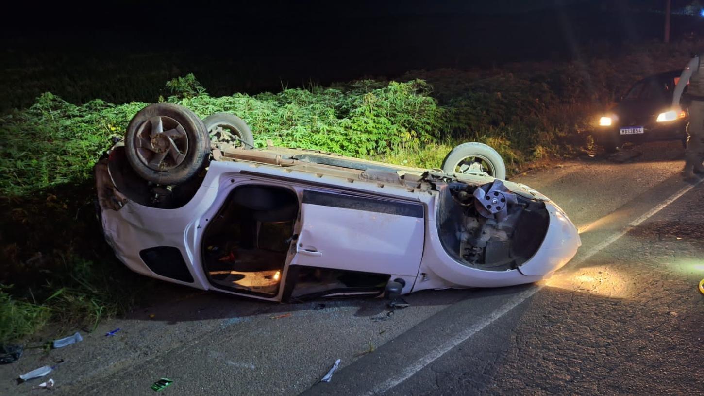 🚑 Capotamento deixa motorista ferido em Braço do Norte