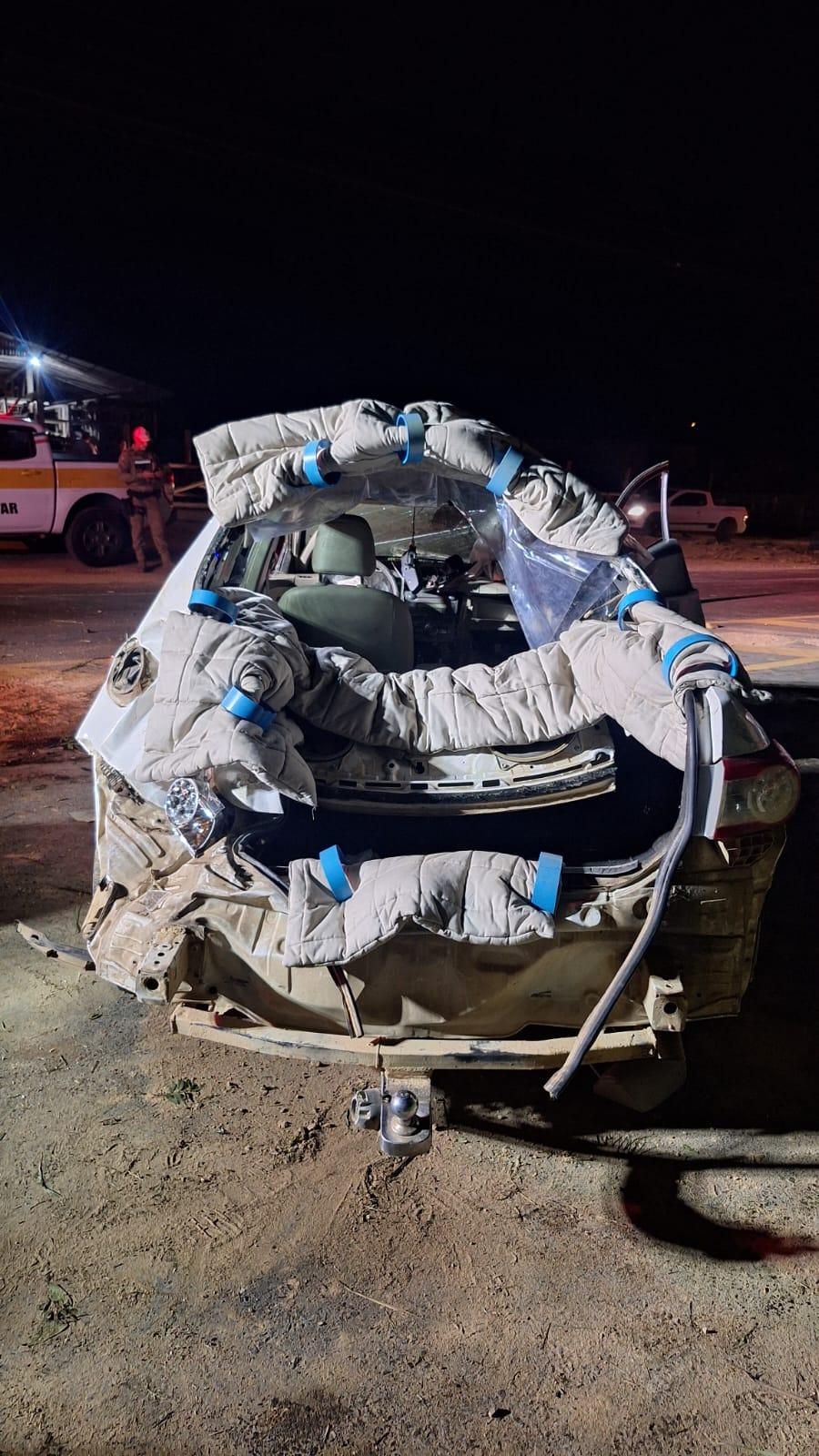 🚗 Carro sai da pista e colide contra barranco em Braço do Norte