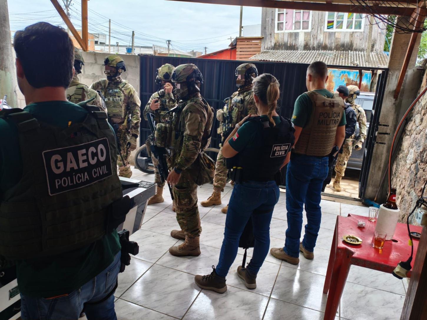 🚨 Gaeco deflagra Operação Alvorada contra facções criminosas em SC