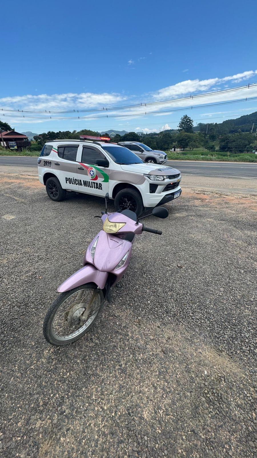 🛵 Menor é apreendido com moto furtada e drogas na SC-108