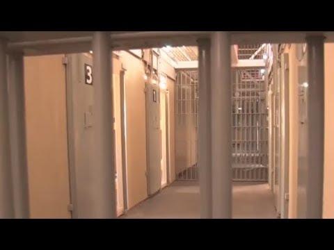 Mulher é presa ao desembarcar de ônibus interestadual na rodoviária de Laguna