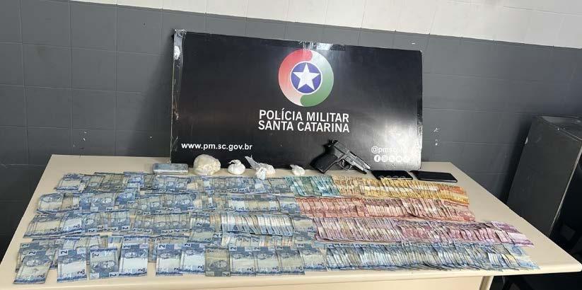 ⚖️ Mulher é presa e homem foge durante operação contra o tráfico em Criciúma