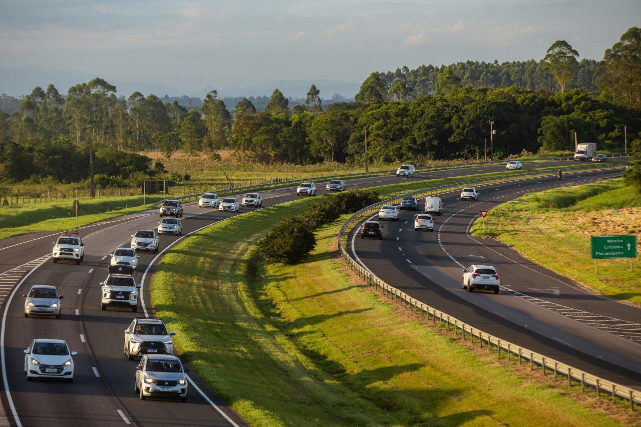 🛣️ Páscoa na BR-101 Sul: ViaCosteira projeta mais de 820 mil veículos e reforça atendimento