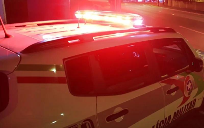 PM prende homem por tráfico de drogas durante a madrugada em Tubarão