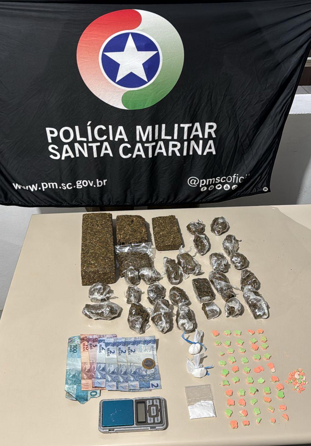 🚔 PM prende jovem por tráfico após tentativa de fuga em São Ludgero