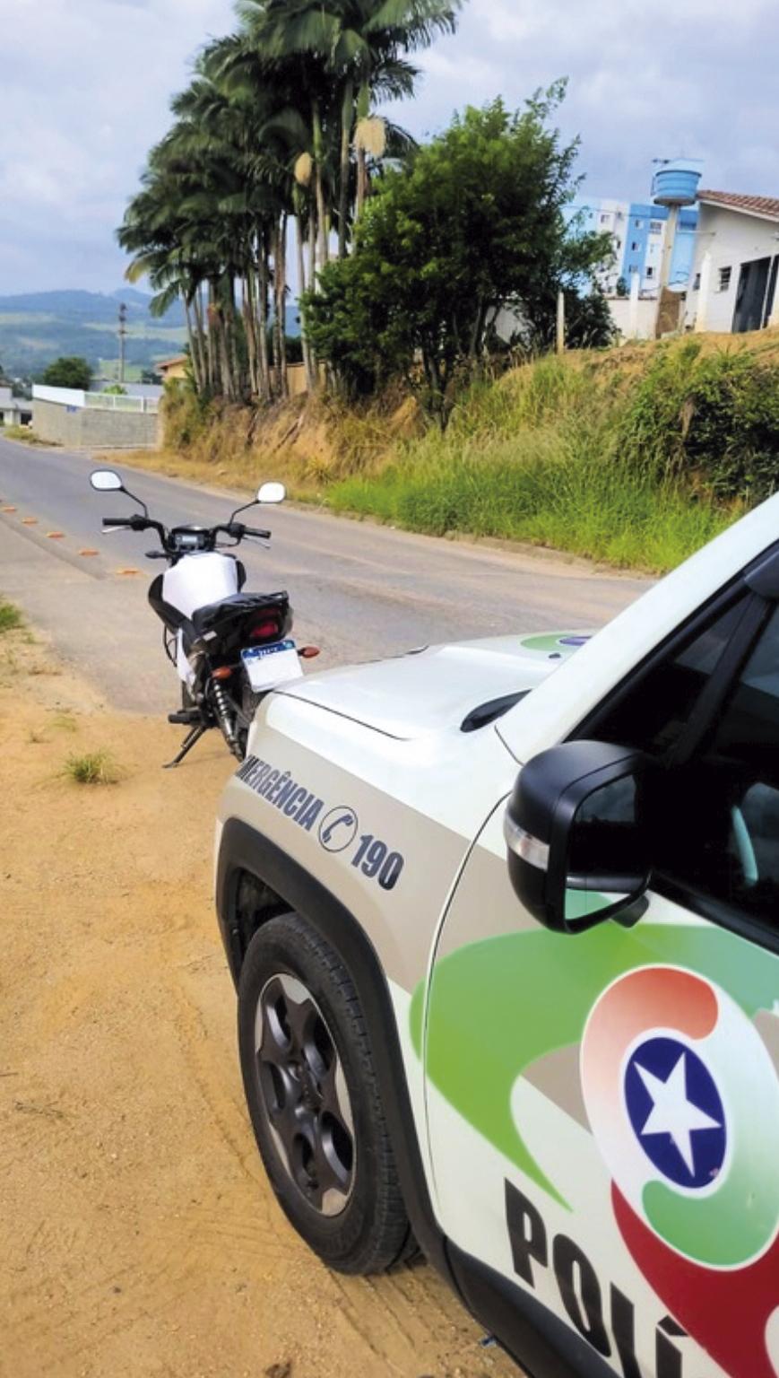 🏍️ PM recupera moto furtada e apreende menor em Braço do Norte