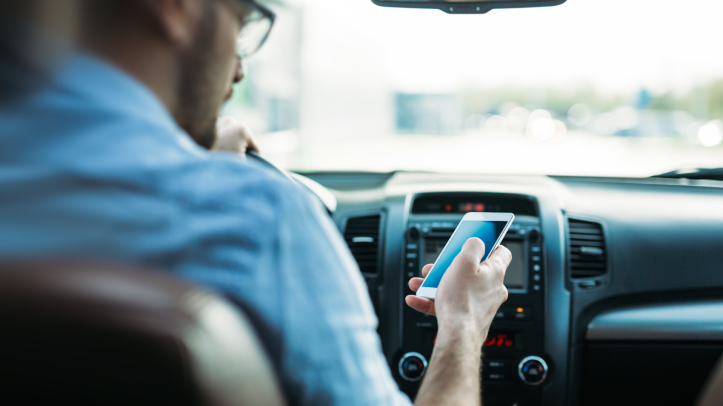 📵 Polícia Militar alerta para os perigos do uso de celular ao volante