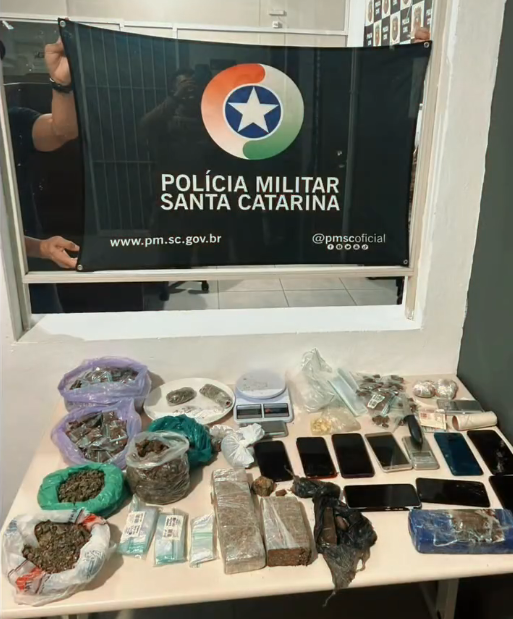 🚔 Polícia Militar desarticula centrais de tráfico e prende 12 pessoas na região