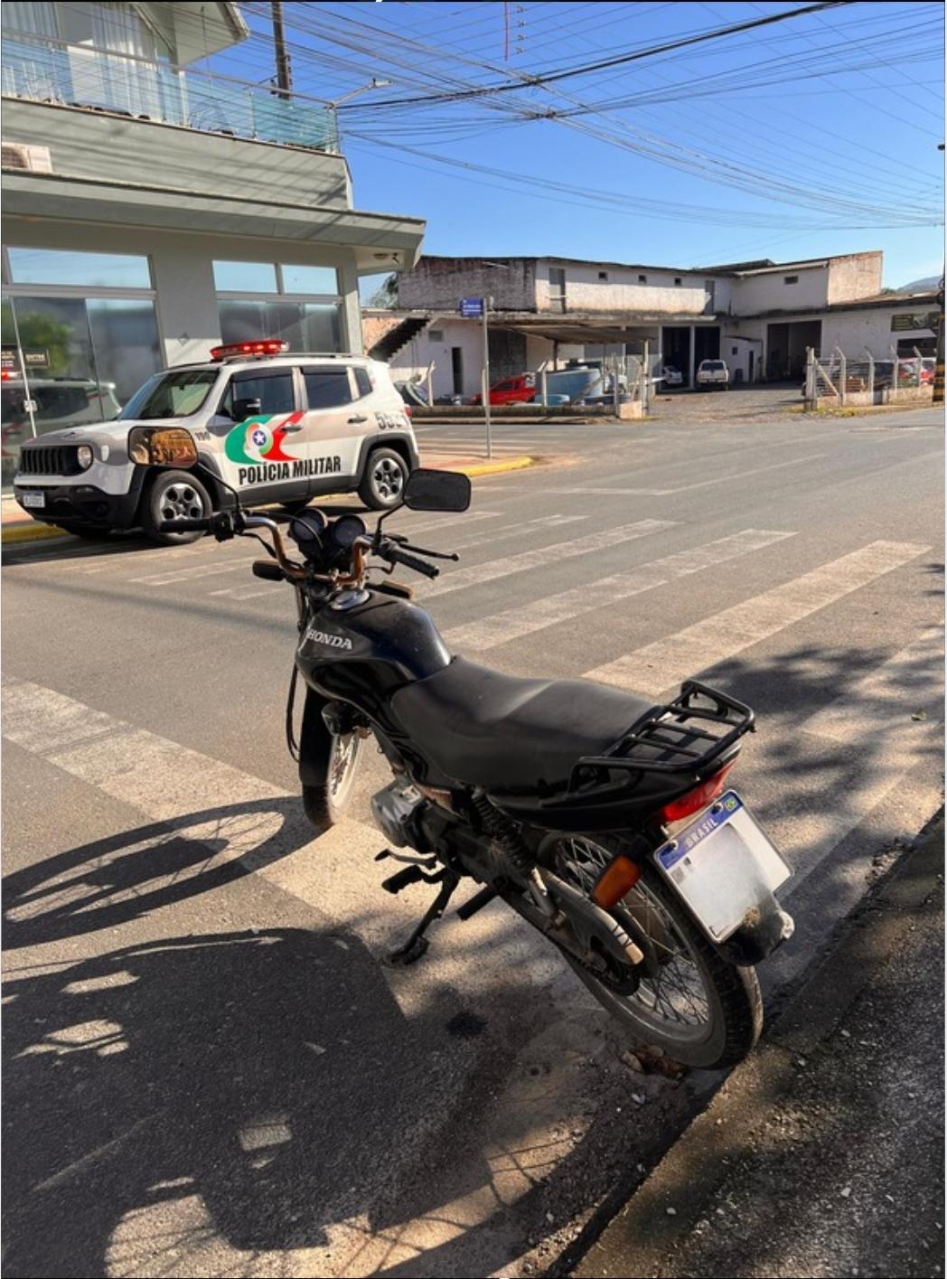 🏍️ Polícia Militar recupera motocicleta furtada no Centro de Braço do Norte