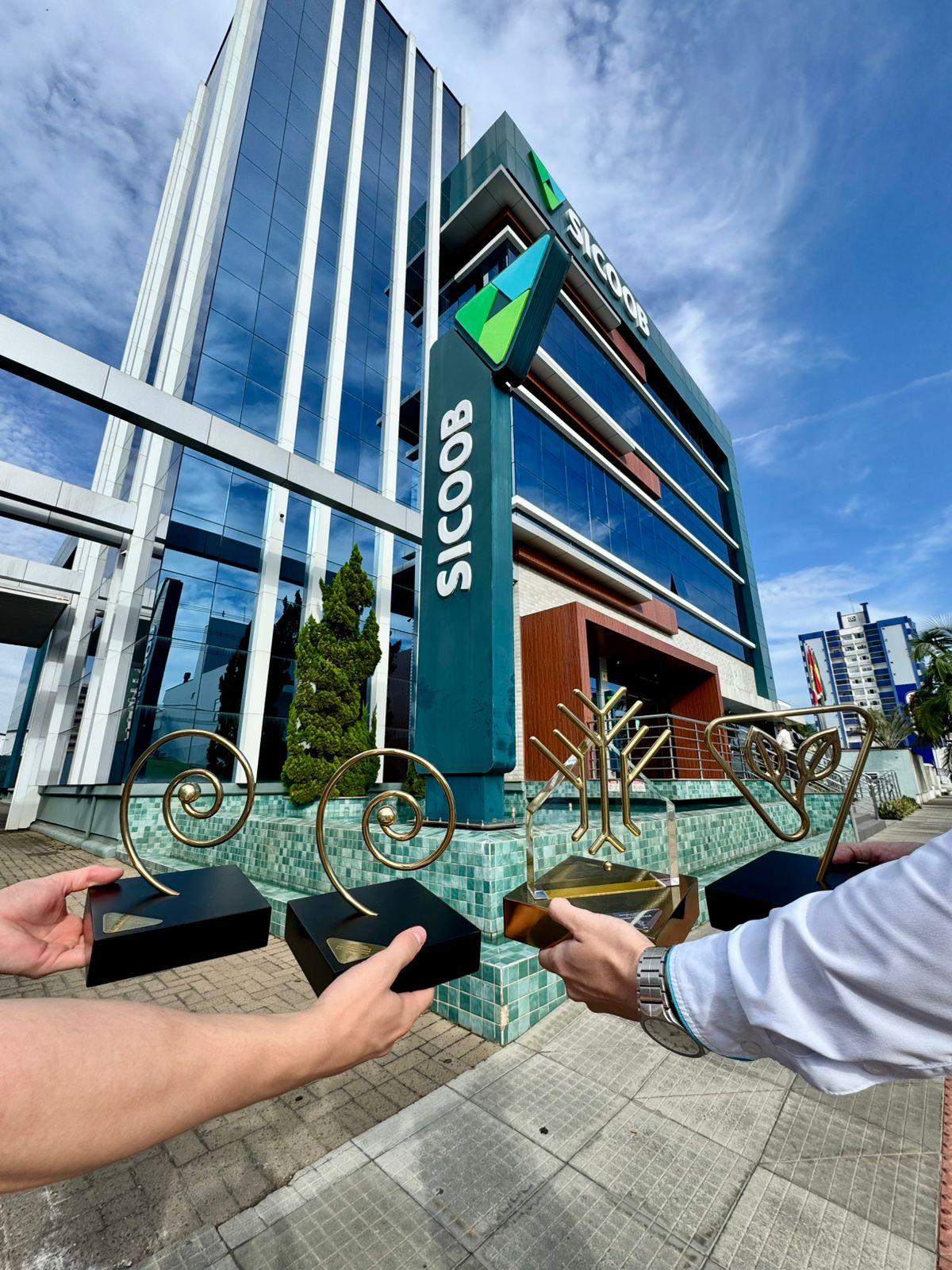 💰 Sicoob Credivale brilha no Sinergia 2026 e leva quatro troféus