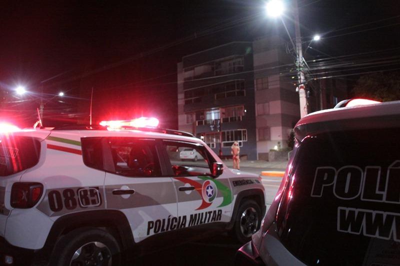 🛒 Suspeito de tentativa de roubo é agredido por populares em estacionamento de mercado