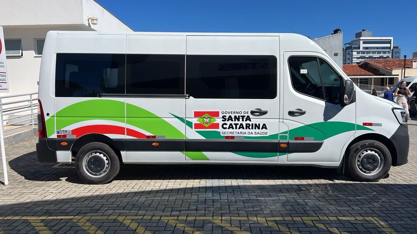 🚐 Braço do Norte recebe nova van para transporte de pacientes