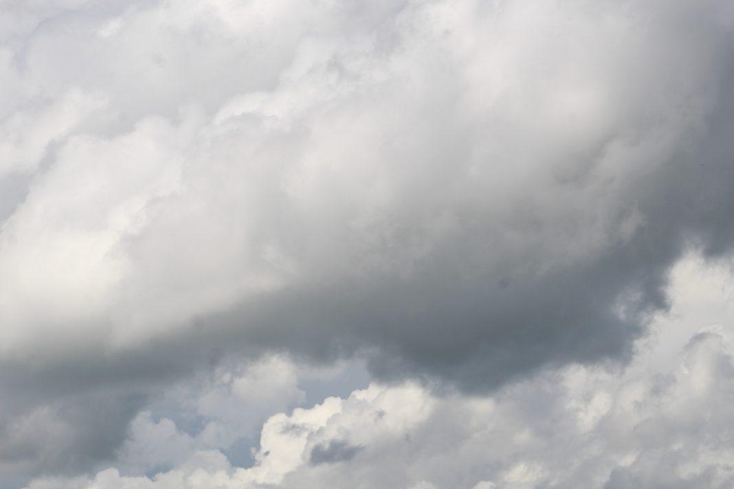 🌤️ Frente fria no RS traz instabilidade e calor para Santa Catarina