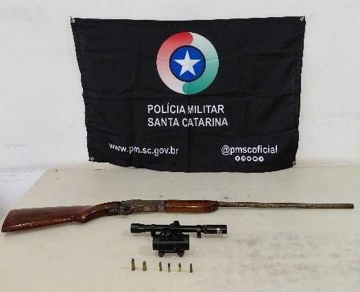 🚔 Homem é preso em Sombrio após ameaçar ex-mulher de morte e esconder arma
