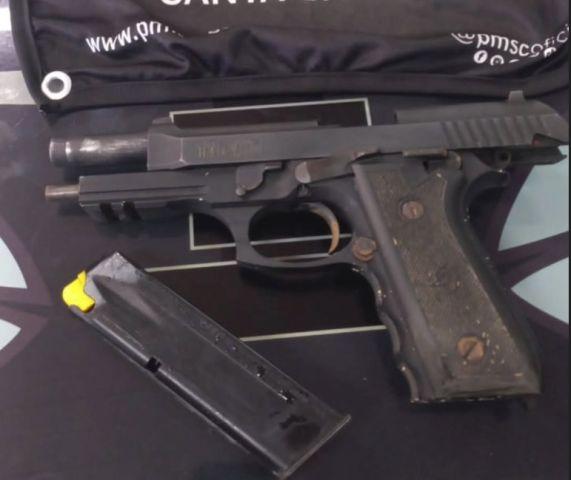 🚨 Mergulhadores dos Bombeiros encontram pistola 9mm descartada em rio de Tubarão