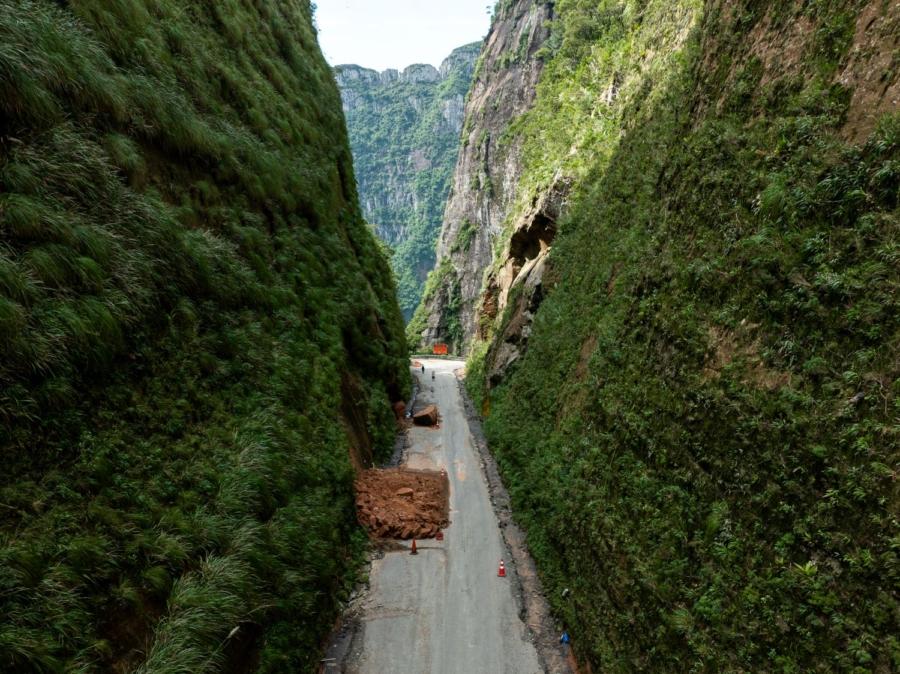 ⛰️ Serra do Corvo Branco: Governo prevê liberação parcial do tráfego em 90 dias