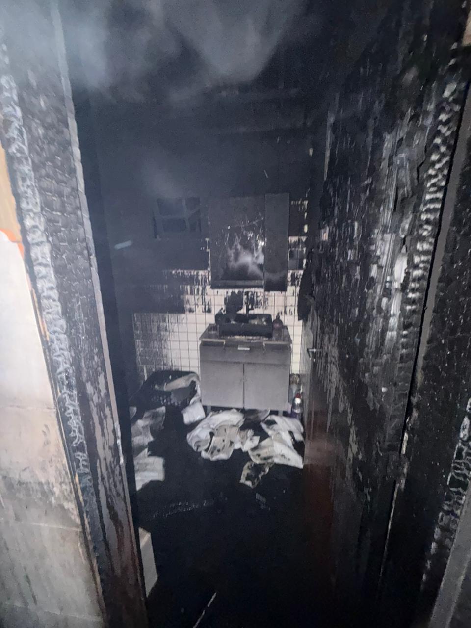 📢 Curto-circuito provoca incêndio em residência de dois pavimentos