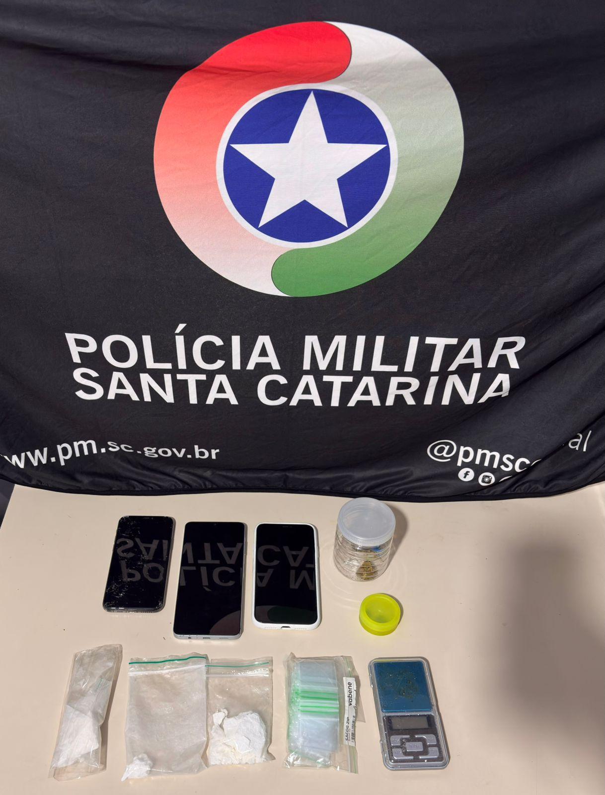 🏎️ Dois são presos por tráfico após perseguição e fuga em alta velocidade em Braço do Norte
