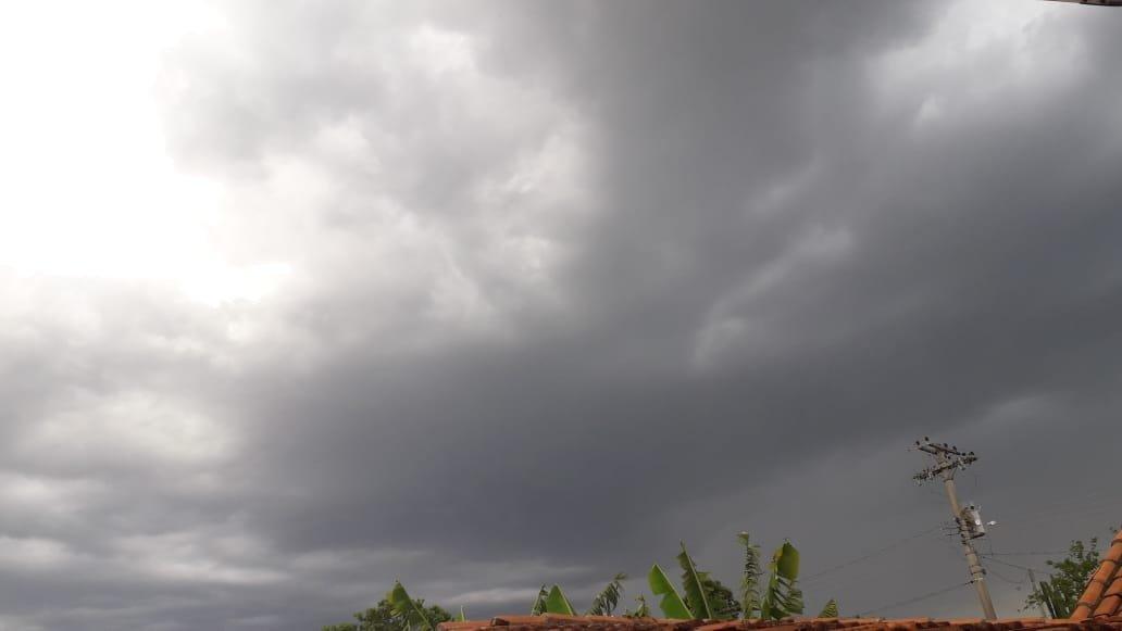 🚩 Frente fria traz temporais e derruba temperaturas para 5°C em Santa Catarina
