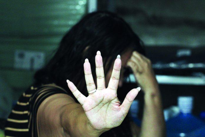 🚔 Homem de 55 anos é preso após agredir mulher com pedaço de madeira em Criciúma