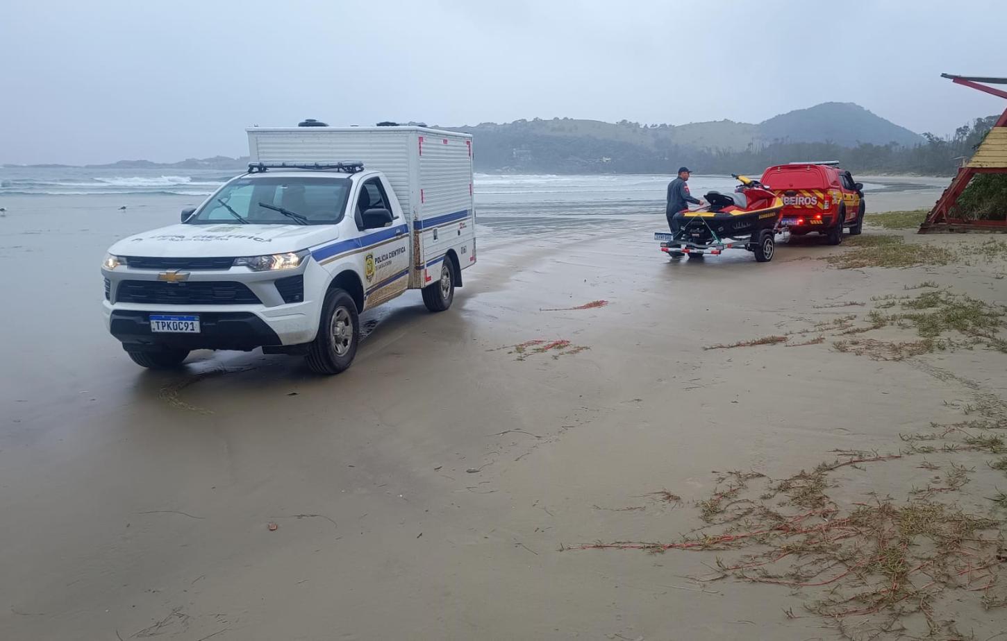 🌊 Idoso de 72 anos é encontrado morto no Costão da Caranha, em Garopaba